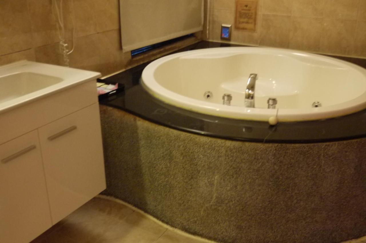 Hua Jia Motel Tajnan Kültér fotó